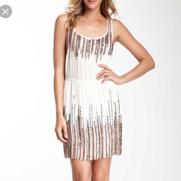 Romeo & Juliet Couture Dresses & Skirts - Romeo & Juliet Couture Beaded Sleeveless Dress